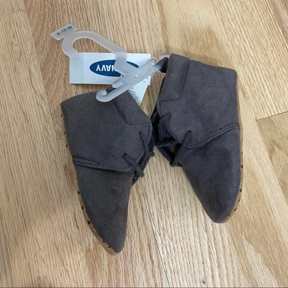 Old Navy Baby Brown Gray Chukka Boots NWT 6-12 mos